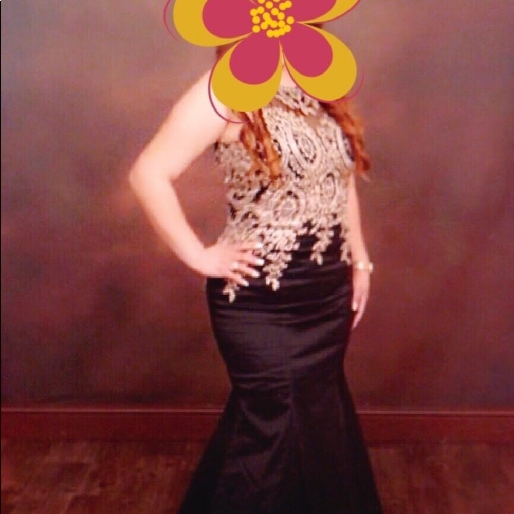 Gorgeous evening gown!